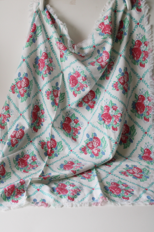 photo of vintage cotton feed sack fabric tablecloth, apples berries fruit print 1950s kitchen  #5