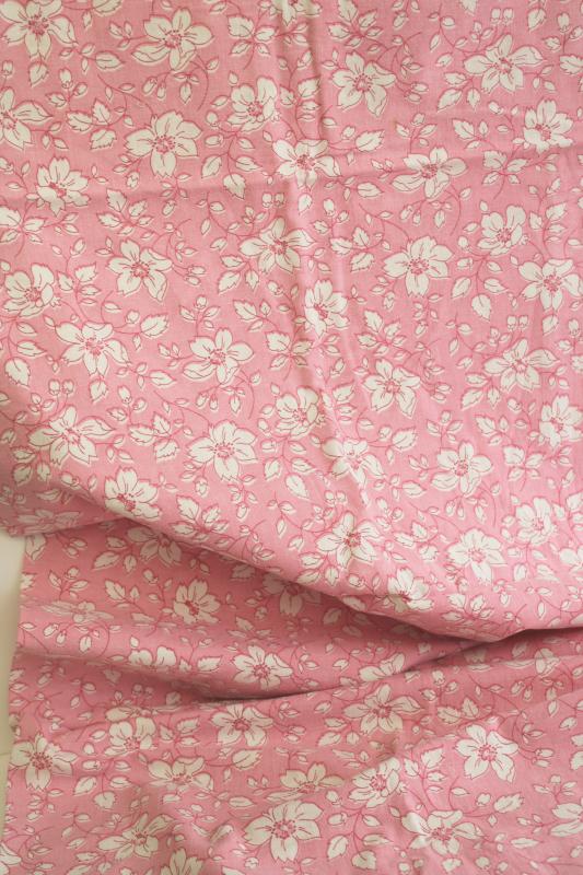 photo of vintage cotton feedsack fabric, floral print apple blossom pink & white #4