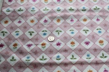 catalog photo of vintage cotton flannel fabric w/ flower checked print, retro granny chic