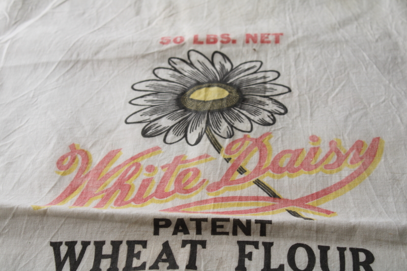 photo of vintage cotton flour sack w/ original old White Daisy printed advertising graphics #2