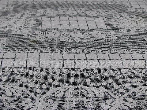 photo of vintage cotton needle lace tablecloths, old roses and wide border on net #3