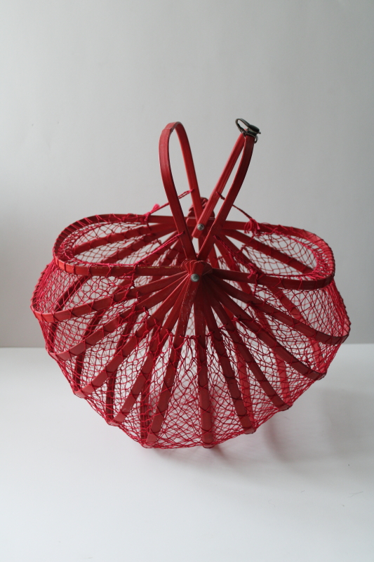 photo of vintage cotton net bamboo market basket, summer beach tote folding travel bag fits in pocket or purse #1
