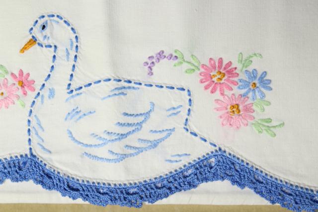 photo of vintage cotton pillowcases w/ embroidery and crochet lace edgings, embroidered fancywork #4