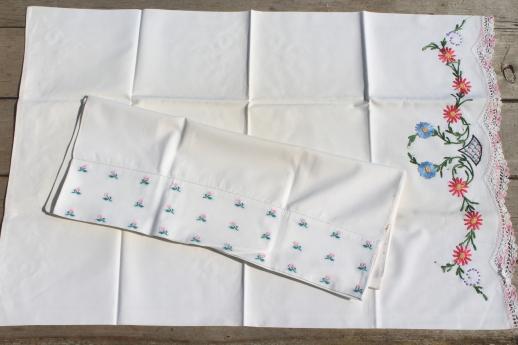 photo of vintage cotton pillowcases w/ print borders & feed sack fabric trims, shabby cottage bedding lot #2