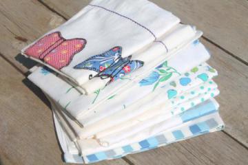 catalog photo of vintage cotton pillowcases w/ print borders &feed sack fabric trims, shabby cottage bedding lot