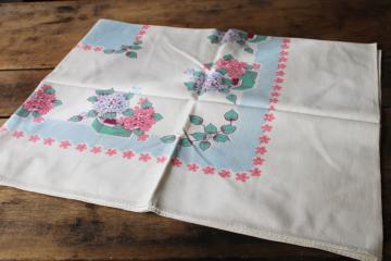 catalog photo of vintage cotton tablecloth for upcycle fabric or retro kitchen, flower boxes print