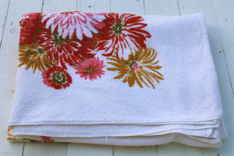 photo of vintage cotton terry cloth tablecloth, bright flowered print towel fabric casual patio picnic table  #5