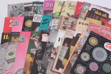 catalog photo of vintage crochet booklets lot - patterns for pot holders, doilies, crocheted lace edgings and more