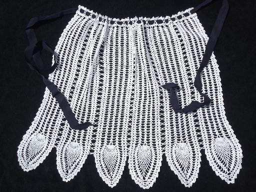 photo of vintage crochet cotton kitchen aprons, colored thread and white lace #2
