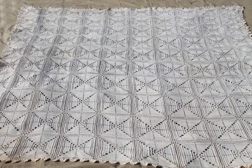 photo of vintage crochet coverlet, handmade white cotton bedspread w/ crochet lace edging #2