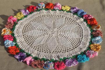 catalog photo of vintage crochet doily, crocheted flowers lace doily w/ pansies edging in colored cotton thread