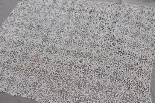 photo of vintage crochet lace bedspread, picot four leaf clover motifs Irish crochet lace #1