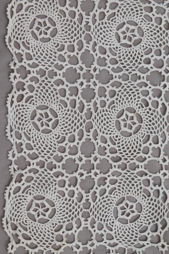 photo of vintage crochet lace bedspread, picot four leaf clover motifs Irish crochet lace #3