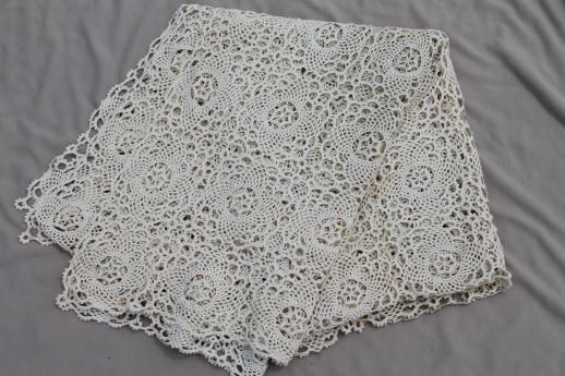 photo of vintage crochet lace bedspread, picot four leaf clover motifs Irish crochet lace #7