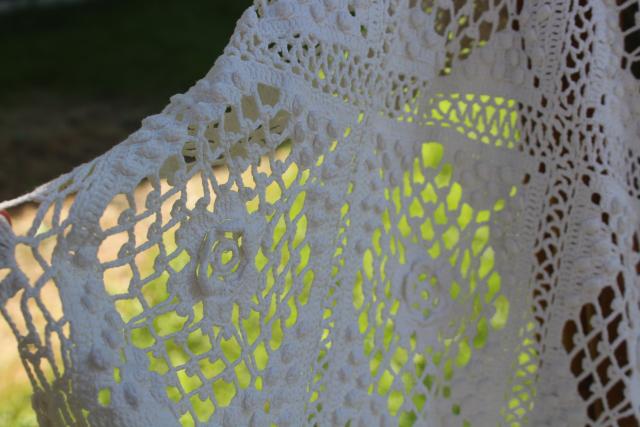 photo of vintage crochet lace bedspread w/ popcorn bobbles, queen cottage chic lacy white cotton spread #4