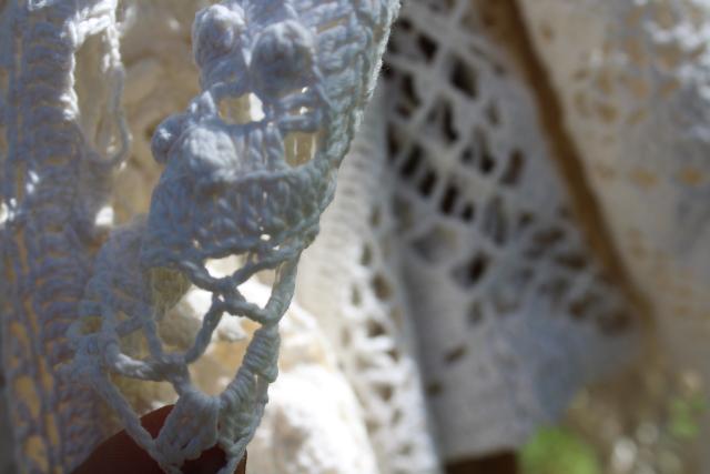 photo of vintage crochet lace bedspread w/ popcorn bobbles, queen cottage chic lacy white cotton spread #7