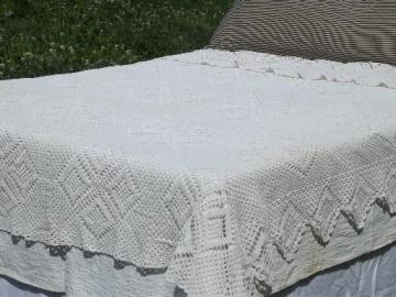 catalog photo of vintage crochet lace bedspread, square block motifs cotton coverlet