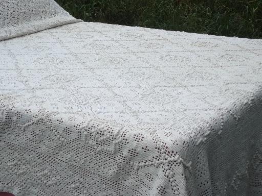 photo of vintage crochet lace cotton bedspread coverlet, hearts w/ popcorn bobbles #1