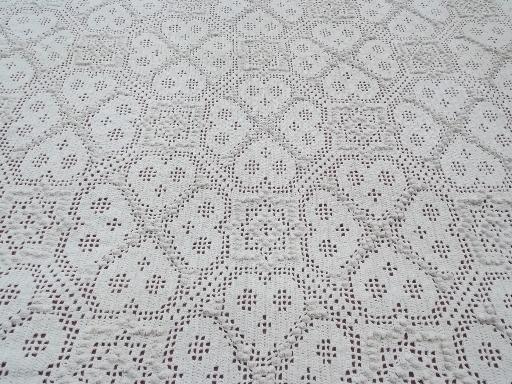 photo of vintage crochet lace cotton bedspread coverlet, hearts w/ popcorn bobbles #2