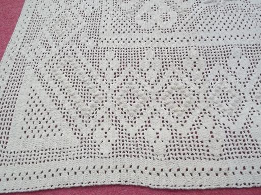 photo of vintage crochet lace cotton bedspread coverlet, hearts w/ popcorn bobbles #5