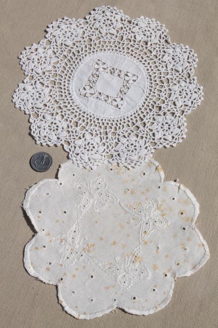 photo of vintage crochet lace doilies & embroidered rounds table mats w/ lacy edgings #5