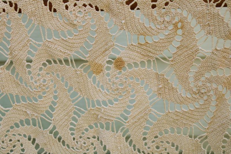 photo of vintage crochet lace tablecloth, lacy pinwheels shabby chic cottage decor #2