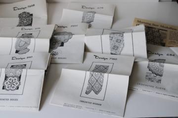 catalog photo of vintage crochet patterns lot Alice Brooks pattern leaflets, crocheted doilies afghans lace tablecloth 