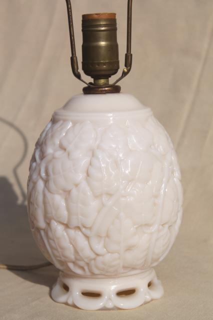 photo of vintage custard milk glass lamp, opalescent ivory Aladdin lamp w/ flower wreath finial #8