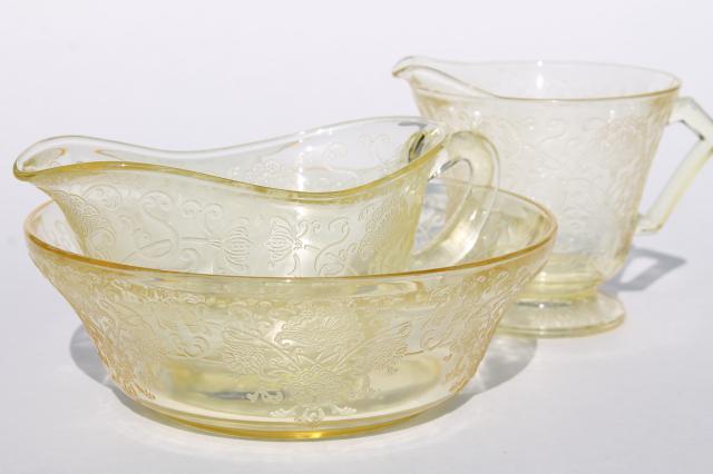 photo of vintage depression glass yellow Hazel Atlas Florentine #2 poppy bowl, gravy & cream pitcher #2