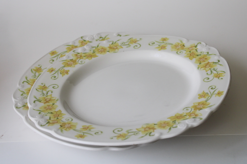 photo of vintage dinner plates w/ yellow daffodils, Nikko Japan jonquil pattern spring flowers #5