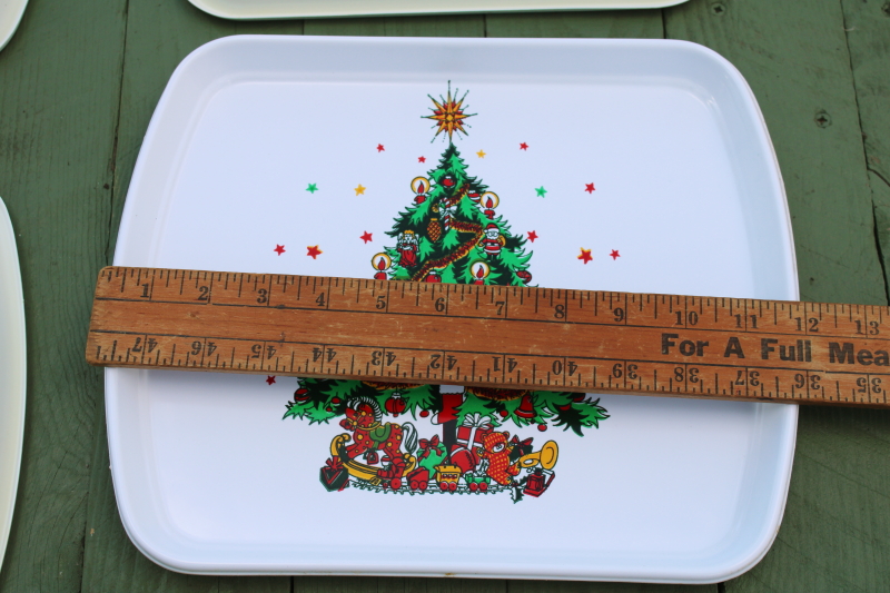 photo of vintage disposable plastic trays for cookies or party food, Christmas tree print holiday tableware #2