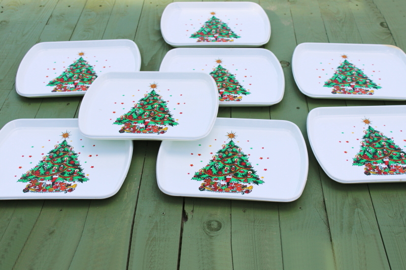photo of vintage disposable plastic trays for cookies or party food, Christmas tree print holiday tableware #5