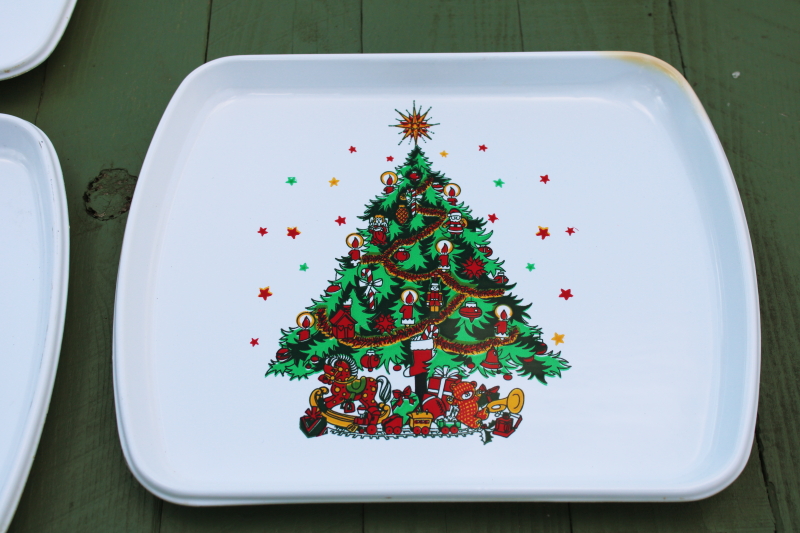 photo of vintage disposable plastic trays for cookies or party food, Christmas tree print holiday tableware #6