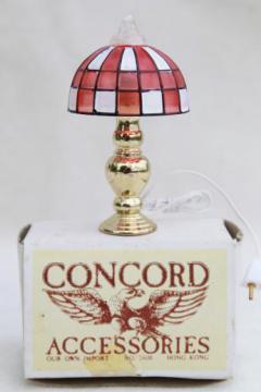 catalog photo of vintage dollhouse lighting, working miniature electric lamp w/ 'leaded glass' shade