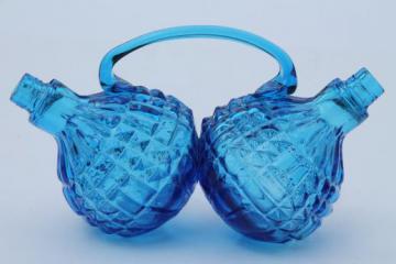 catalog photo of vintage double cruet, aqua blue waffle pattern glass joined bottle cruets