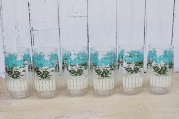 catalog photo of vintage drinking glasses, swanky swig print tumblers aqua green flowers & picket fence