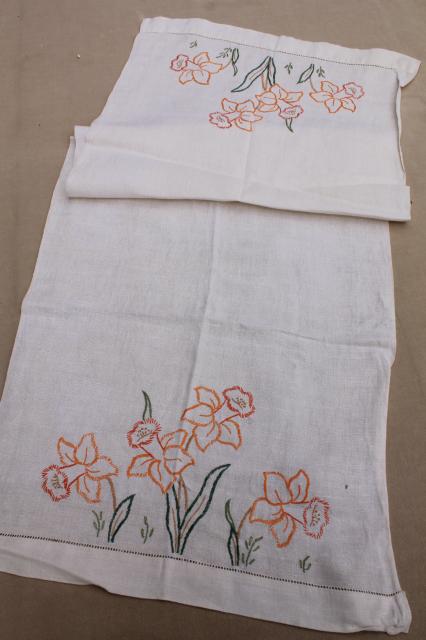 photo of vintage embroidered linens, towels & table runners w/ embroidery - flowers, birds, butterflies #14