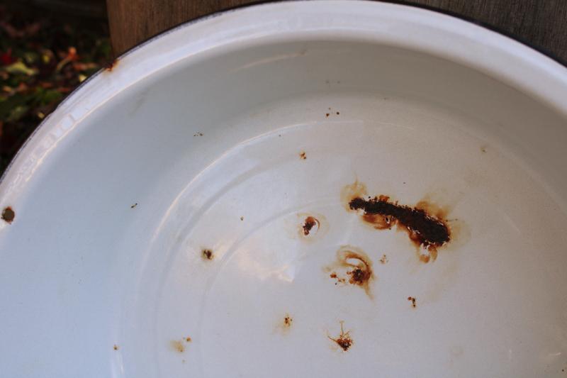 photo of vintage enamel dishpan, big round bowl or tub, farmhouse kitchen white enamelware #2