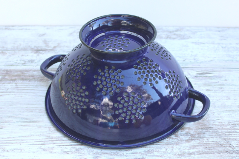 photo of vintage enamel ware colander bowl, strainer basket w/ handles, cobalt blue & white  #3