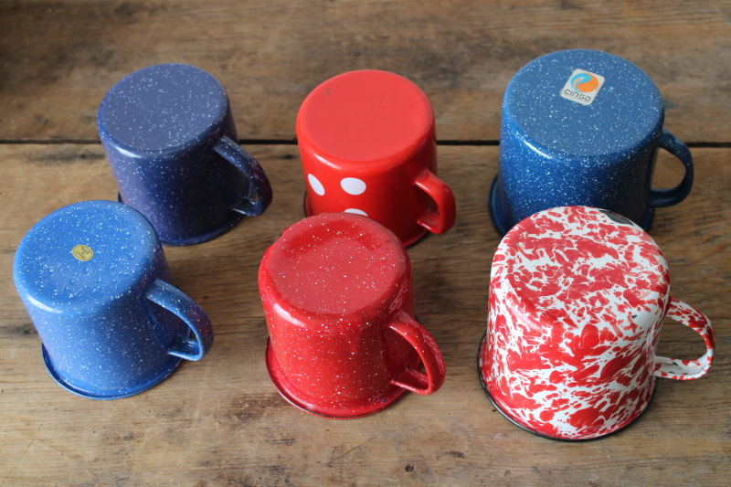 photo of vintage enamelware camp mugs, mismatched set blue graniteware, red & white splatterware  #4