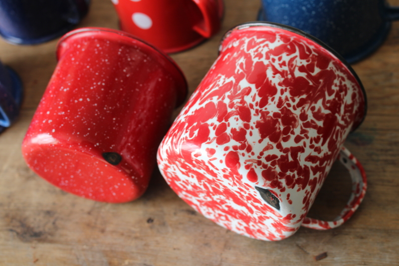 photo of vintage enamelware camp mugs, mismatched set blue graniteware, red & white splatterware  #7