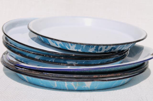 photo of vintage enamelware camp plates & pie pans, blue & white spatter ware and swirl enamel #1