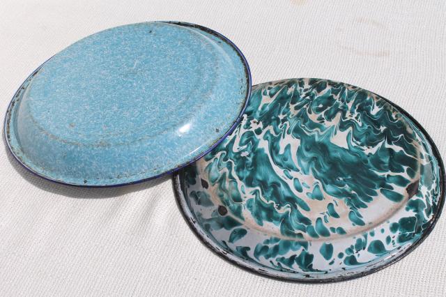 photo of vintage enamelware camp plates & pie pans, blue & white spatter ware and swirl enamel #12