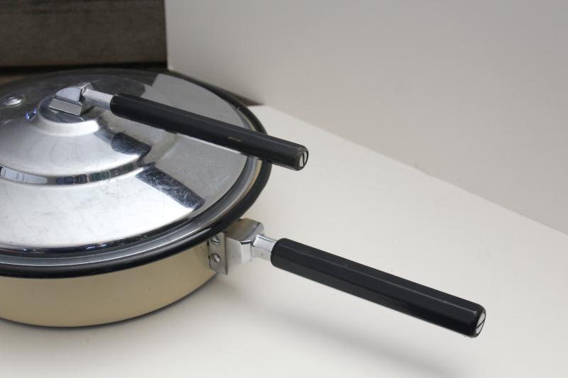 photo of vintage enamelware clad frying pan w/ steam vent lid, fryer for the best fried chicken #5