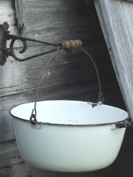 catalog photo of vintage enamelware kettle, large bucket  pot w/ wire bail wood handle