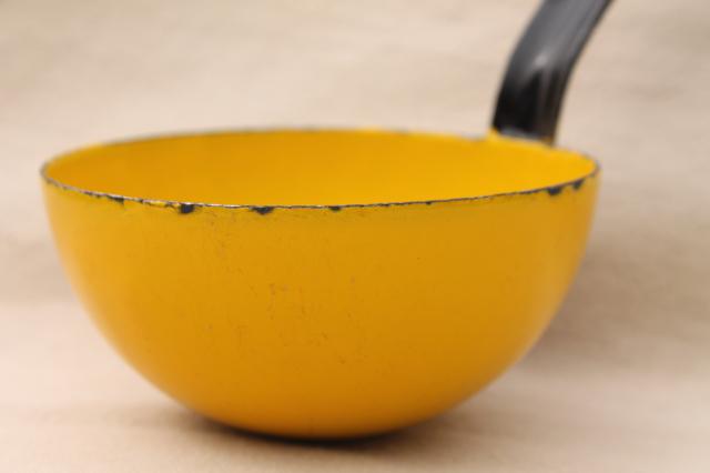 photo of vintage enamelware ladle / dipper, Scandinavian modern yellow & black enamel  #5