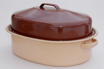 catalog photo of vintage enamelware roasting pan, big old brown & tan enamel turkey roaster 