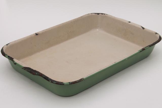 photo of vintage enamelware roasting pan or baking dish, Cream City jadite green & tan #1