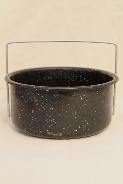 photo of vintage enamelware strainer, colander basket w/ wire handle, black & white speckled enamel #3