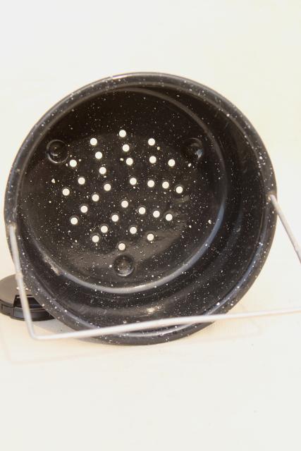 photo of vintage enamelware strainer, colander basket w/ wire handle, black & white speckled enamel #6